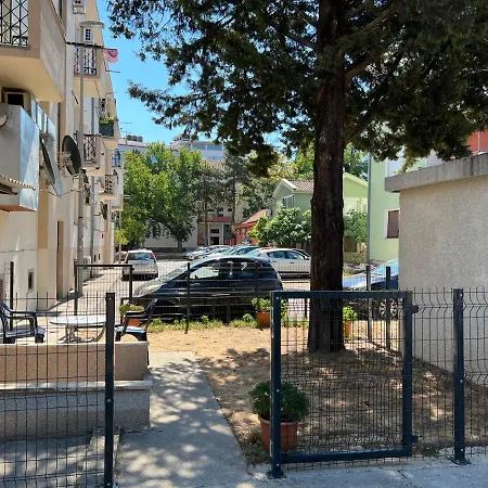 Hills Ii By Rent A Car Mi ポドゴリツァ